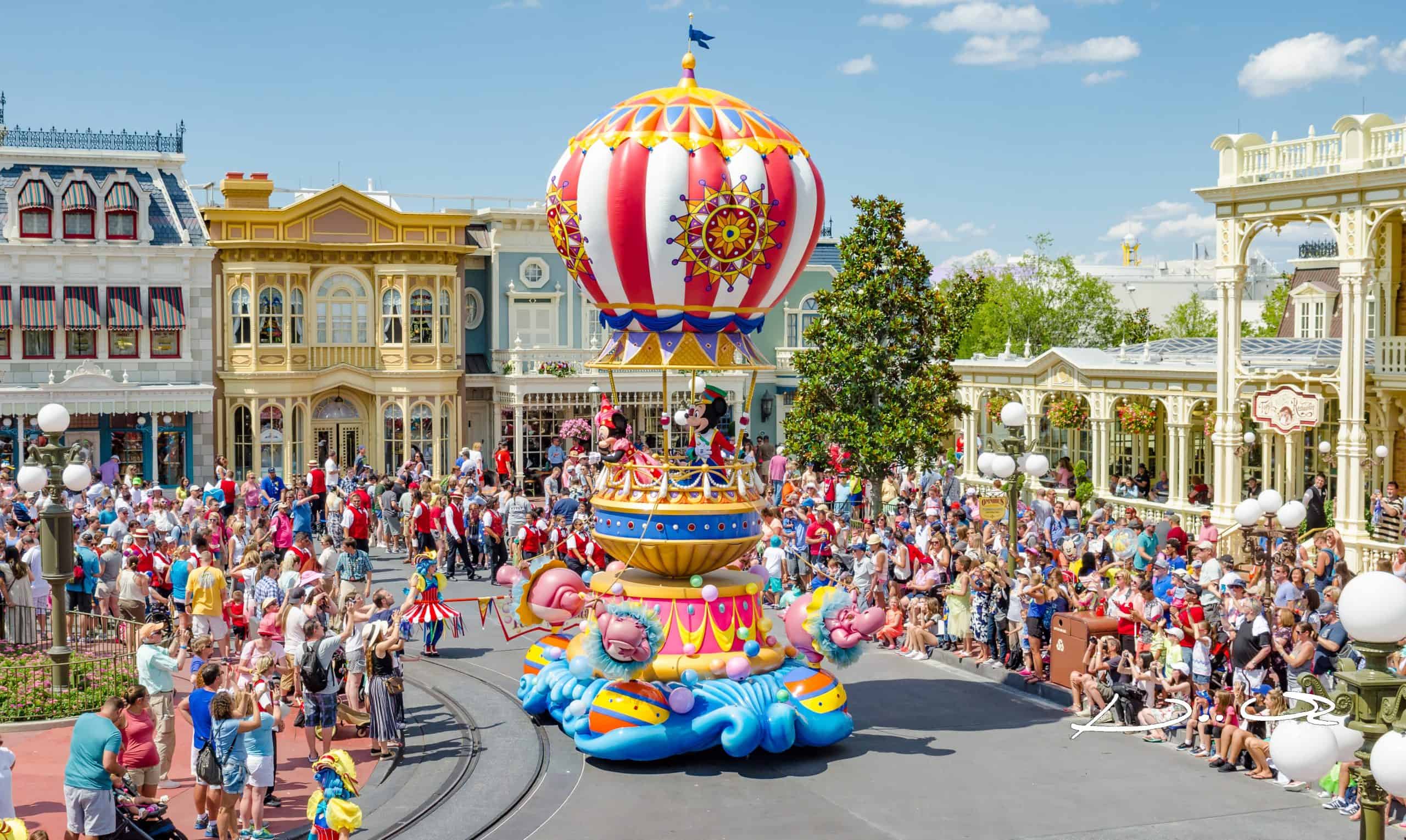 Magic Kingdom Itinerary With Small Kids- Ride Strategy, Dining Tips, Best Entertainment